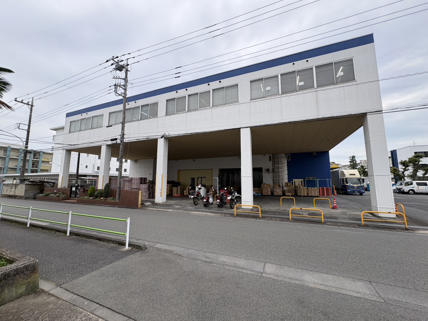2026.7　昭島市商業施設　外装